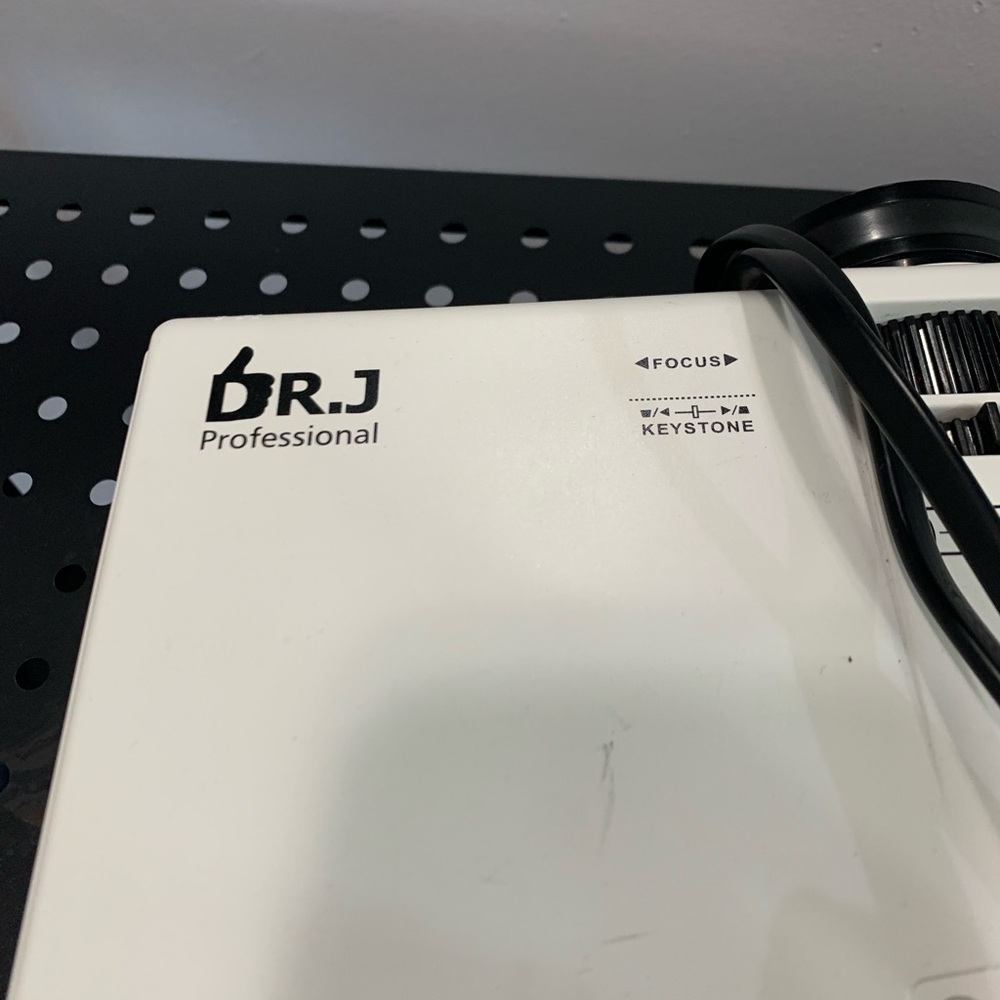 White Portable Projector - Picture 5 of 16